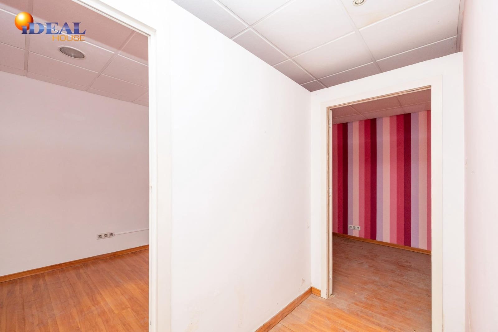 Kommersiell till salu i Granada stad - 93 000 € (Ref: 9434084)