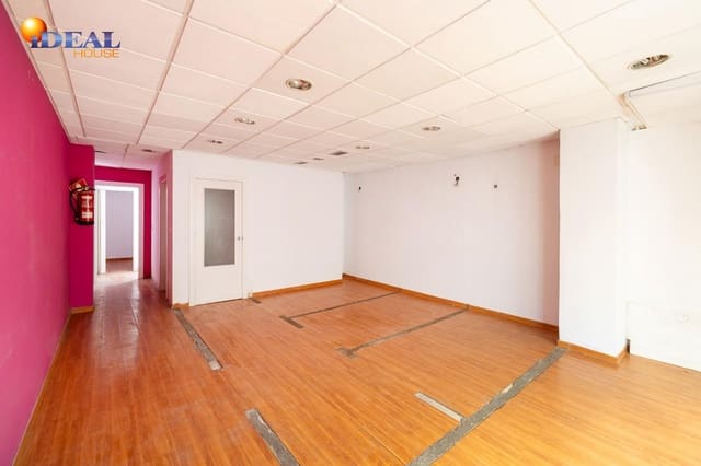 Kommersiell till salu i Pajaritos - Plaza de Toros, Granada stad - 93 000 € (Ref: 9434084)