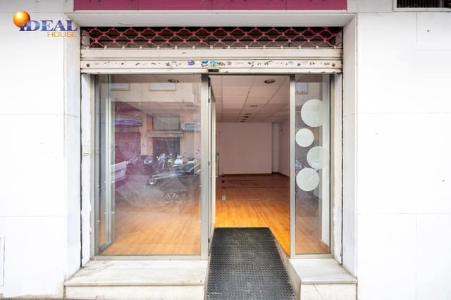 Kommersiell till salu i Pajaritos - Plaza de Toros, Granada stad - 93 000 € (Ref: 9434084)