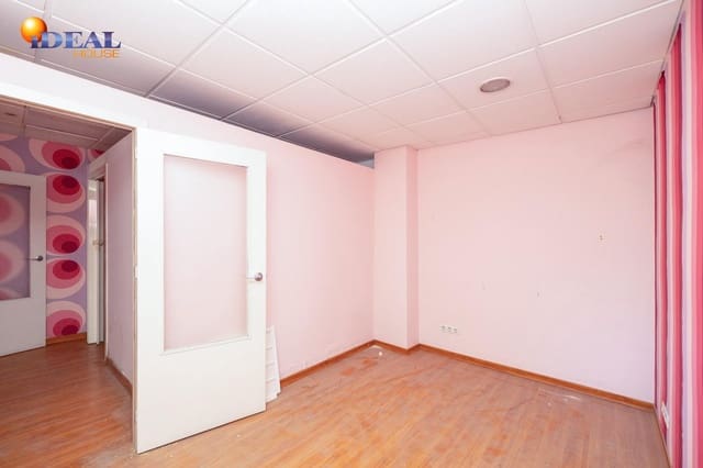 Kommersiell till salu i Pajaritos - Plaza de Toros, Granada stad - 93 000 € (Ref: 9434084)