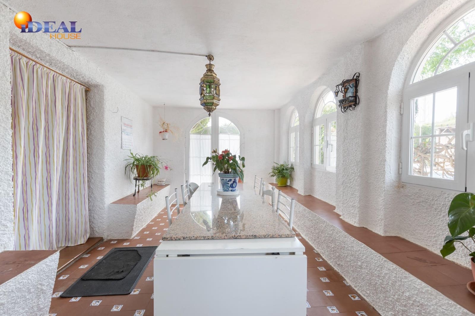 7 bedroom Villa for sale in Otura with pool garage - € 449,000 (Ref: 9434085)