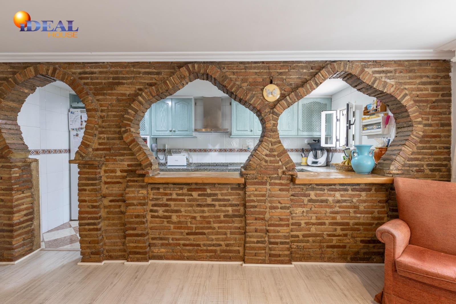 7 bedroom Villa for sale in Otura with pool garage - € 449,000 (Ref: 9434085)