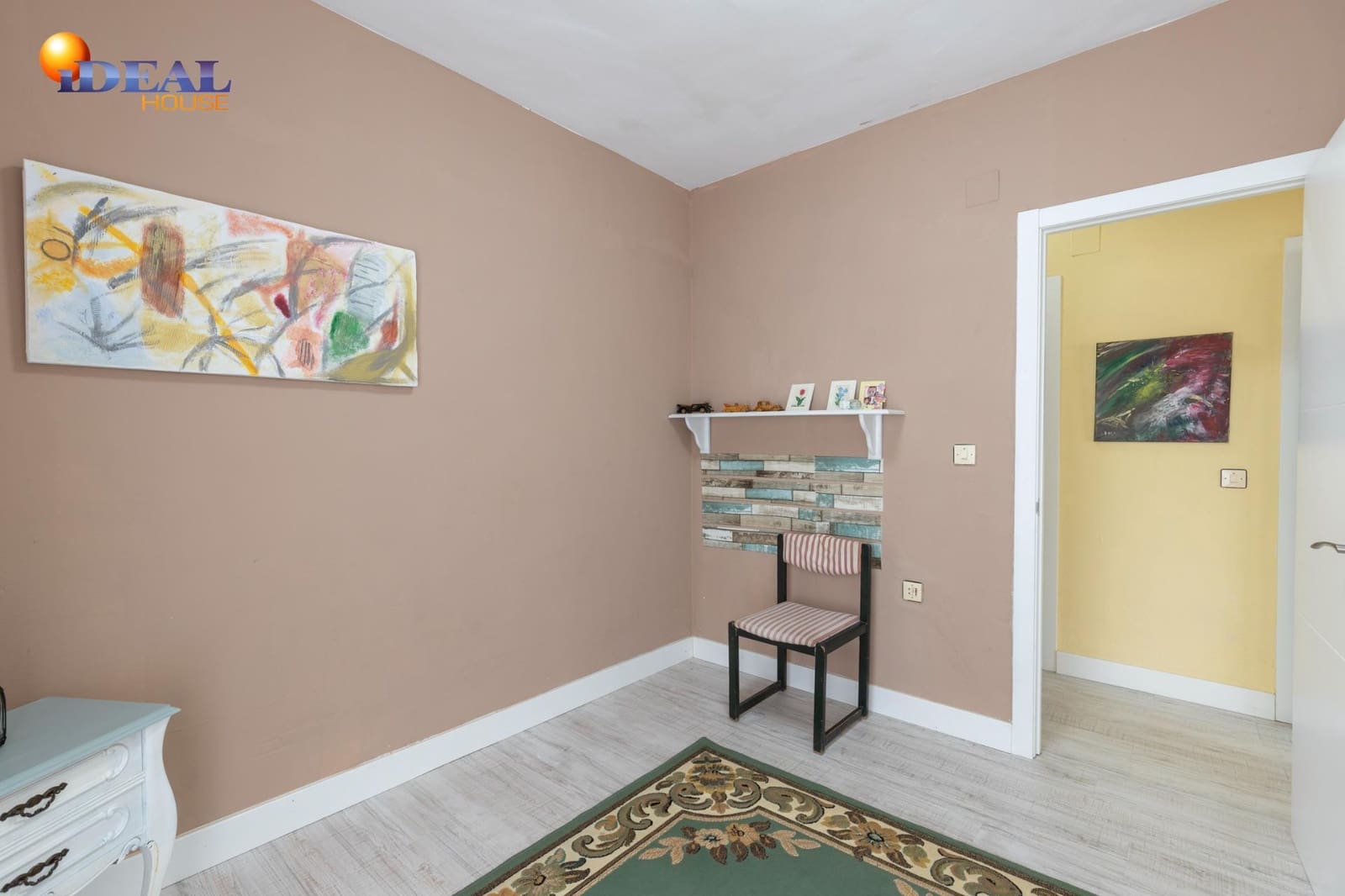 7 bedroom Villa for sale in Otura with pool garage - € 449,000 (Ref: 9434085)