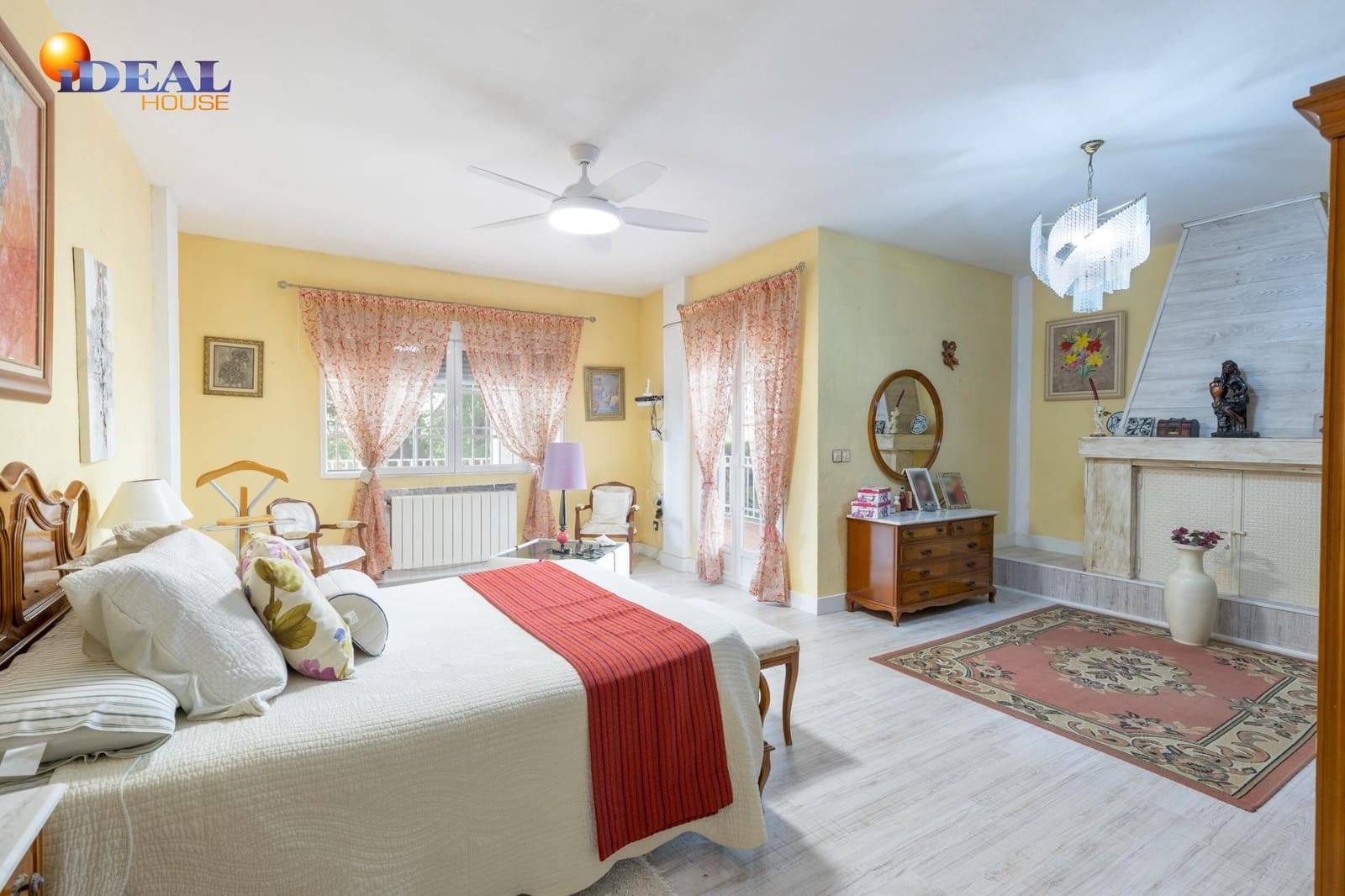 7 bedroom Villa for sale in Otura with pool garage - € 449,000 (Ref: 9434085)