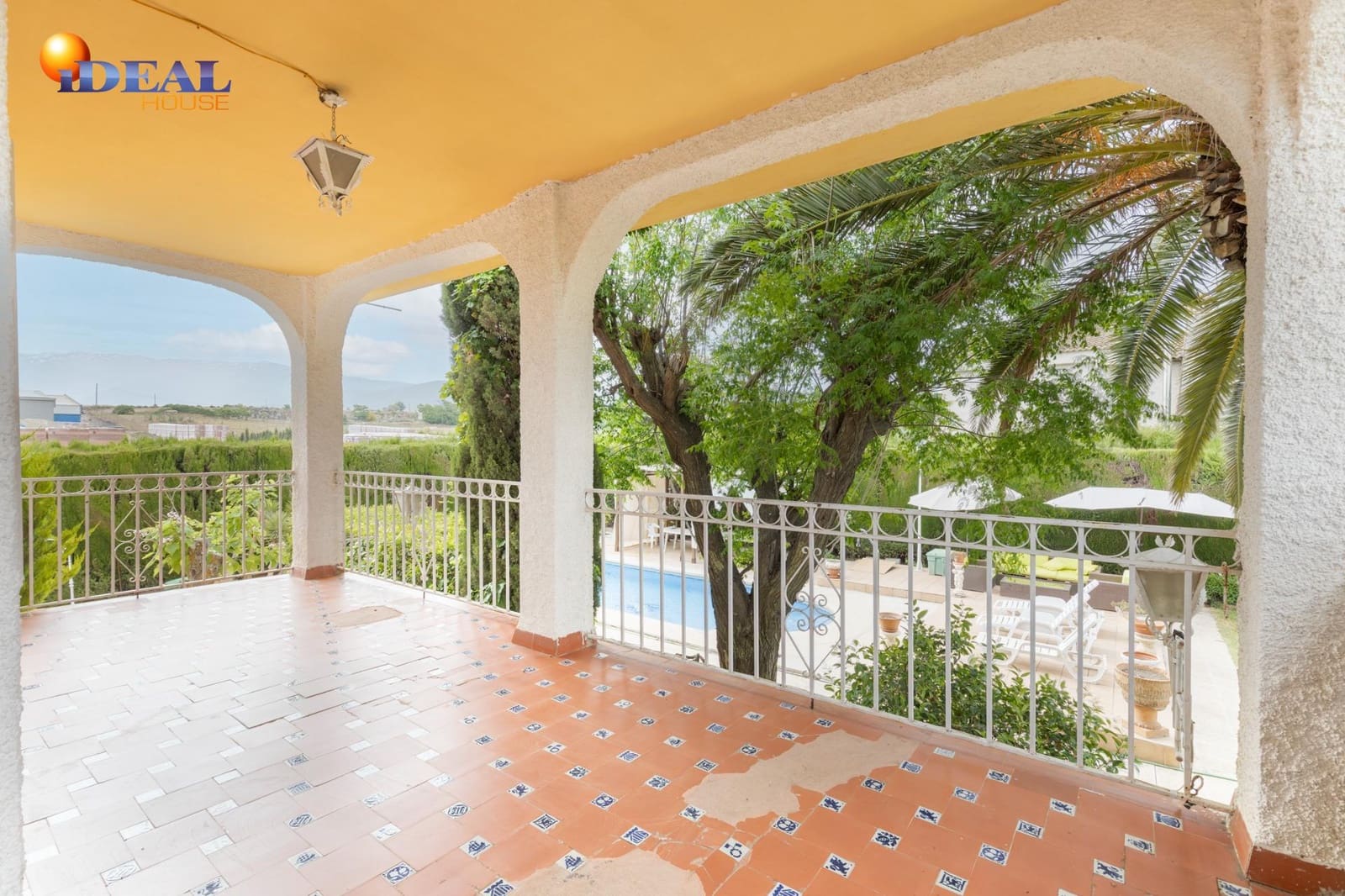 7 bedroom Villa for sale in Otura with pool garage - € 449,000 (Ref: 9434085)