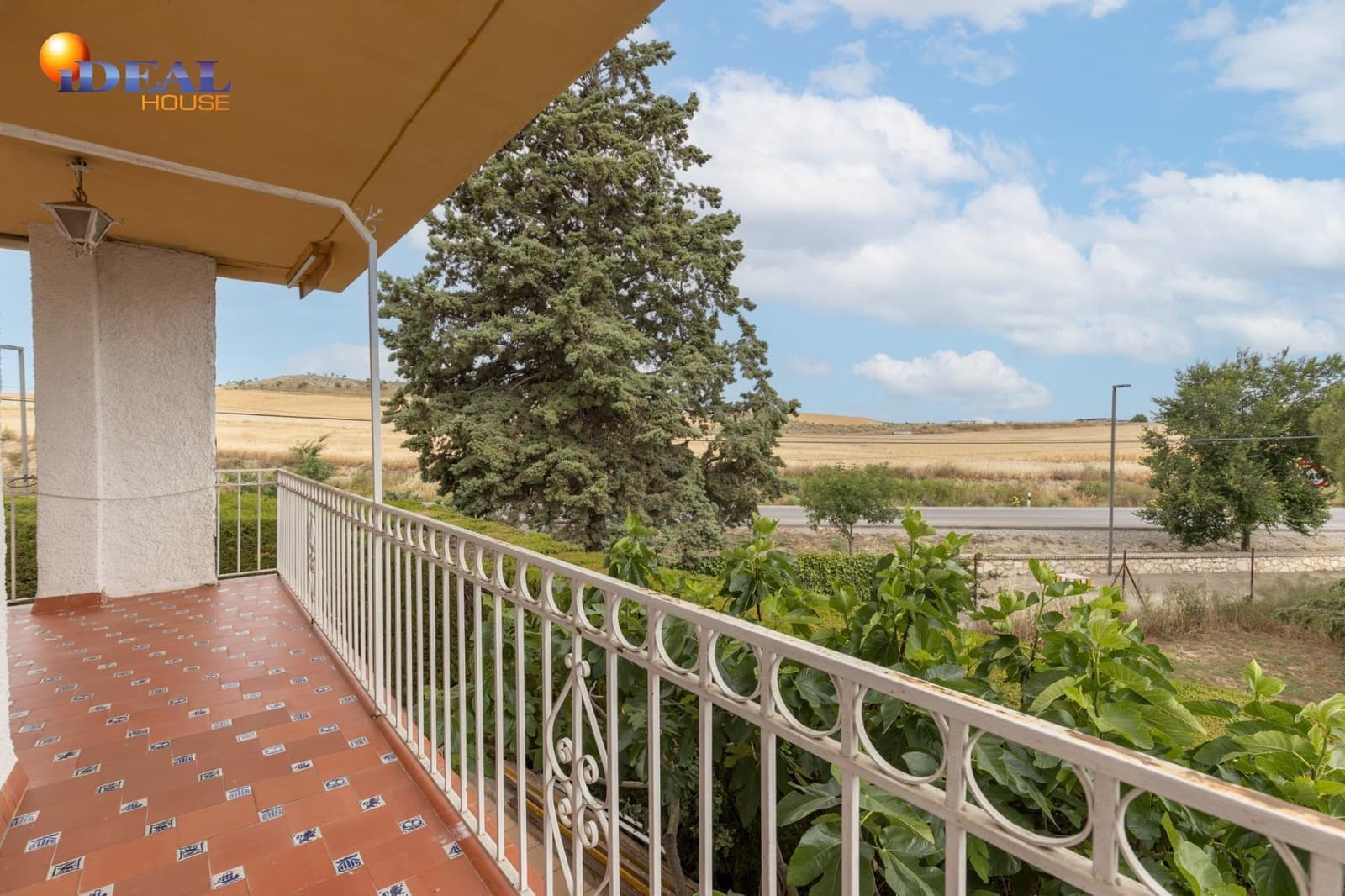 7 bedroom Villa for sale in Otura with pool garage - € 449,000 (Ref: 9434085)