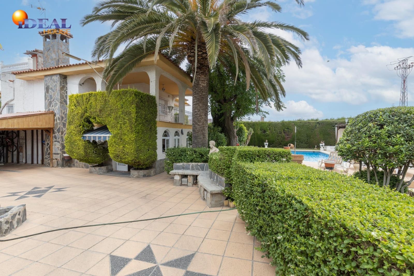 7 bedroom Villa for sale in Otura with pool garage - € 449,000 (Ref: 9434085)