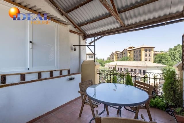 2 slaapkamer Rijtjeshuis te koop in Granada stad - € 399.000 (Ref: 9434087)
