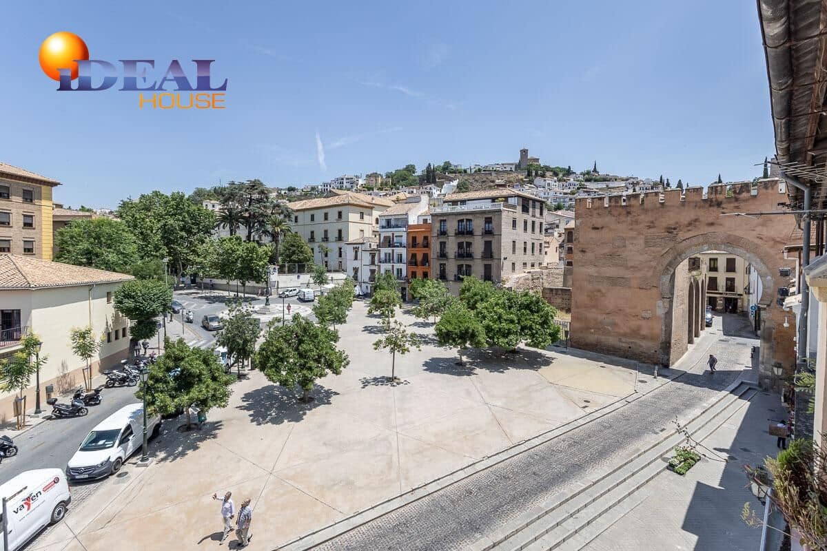 2 slaapkamer Rijtjeshuis te koop in Granada stad - € 399.000 (Ref: 9434087)