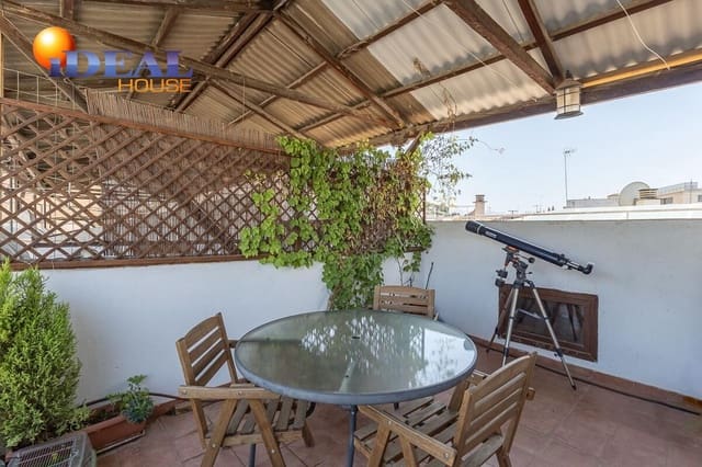 2 slaapkamer Rijtjeshuis te koop in Granada stad - € 399.000 (Ref: 9434087)