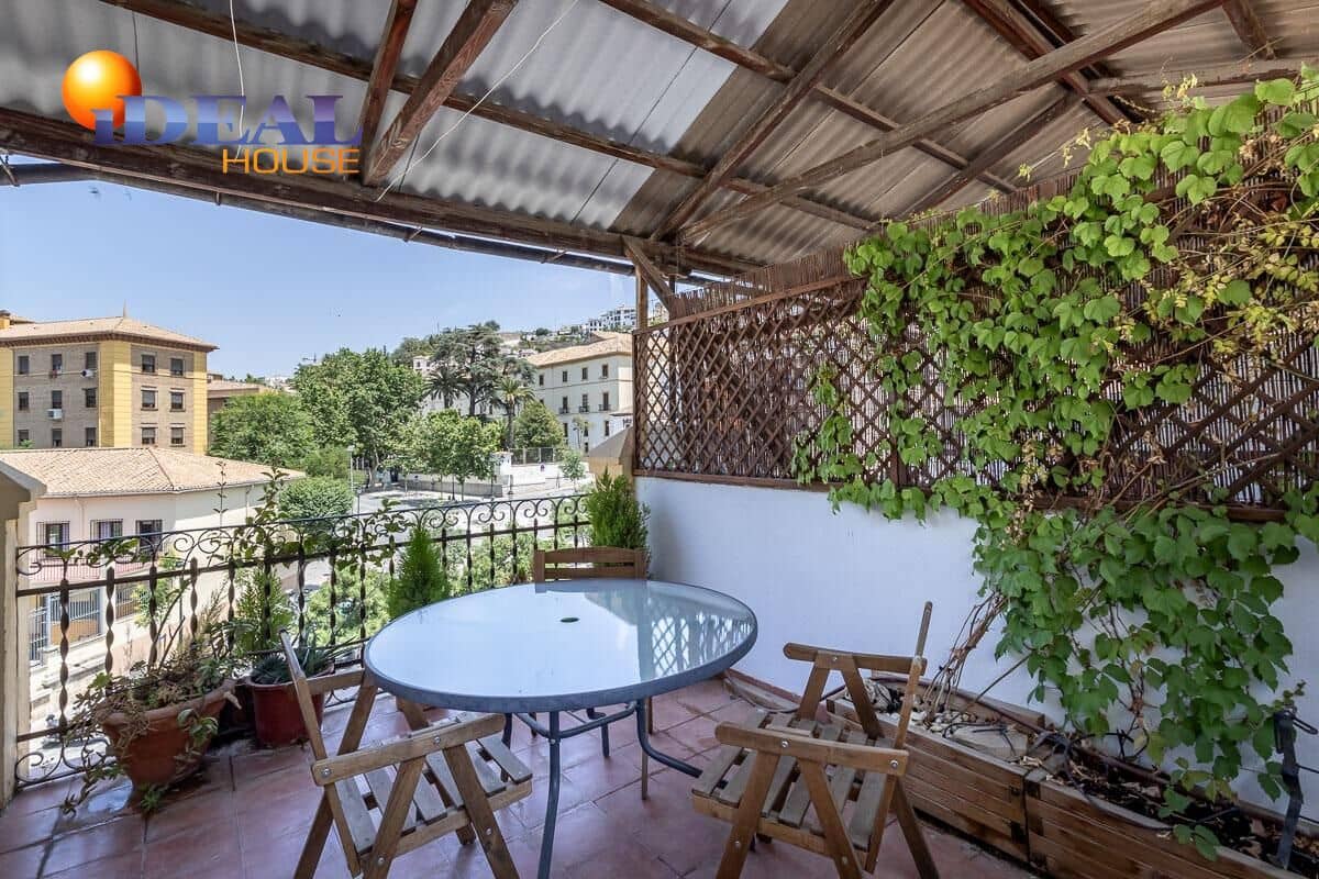 2 slaapkamer Rijtjeshuis te koop in Granada stad - € 399.000 (Ref: 9434087)