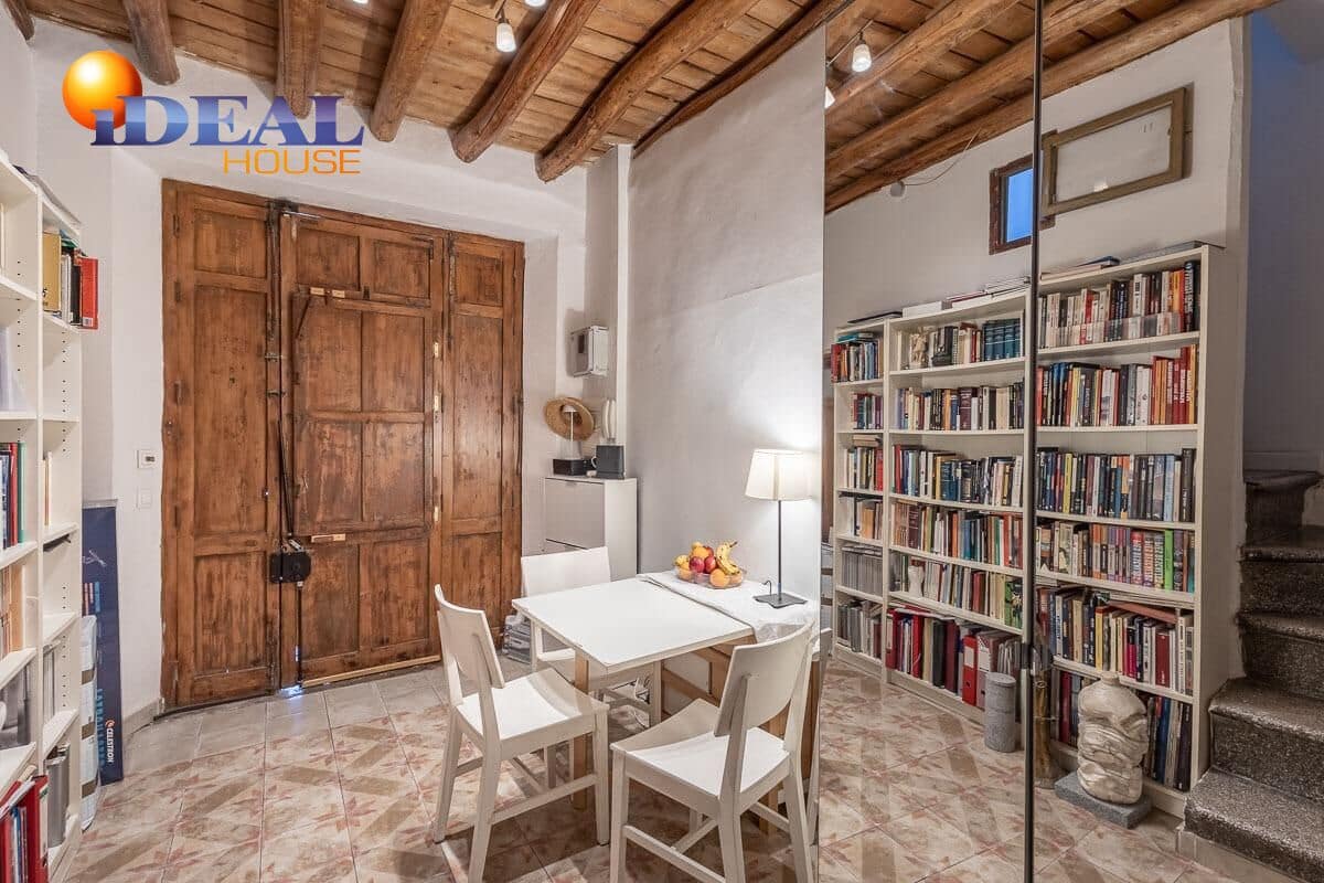 2 slaapkamer Rijtjeshuis te koop in Granada stad - € 399.000 (Ref: 9434087)