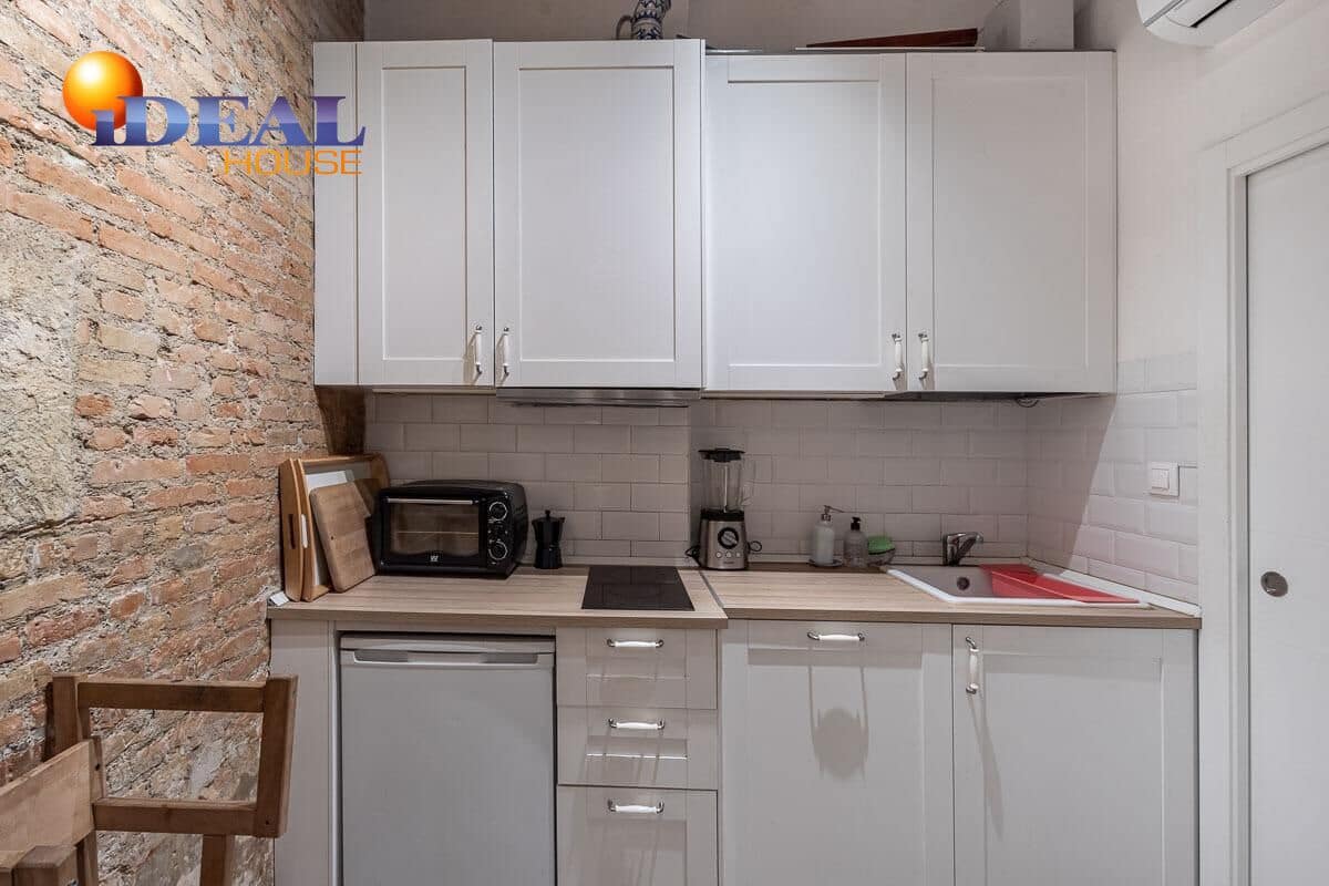 2 slaapkamer Rijtjeshuis te koop in Granada stad - € 399.000 (Ref: 9434087)