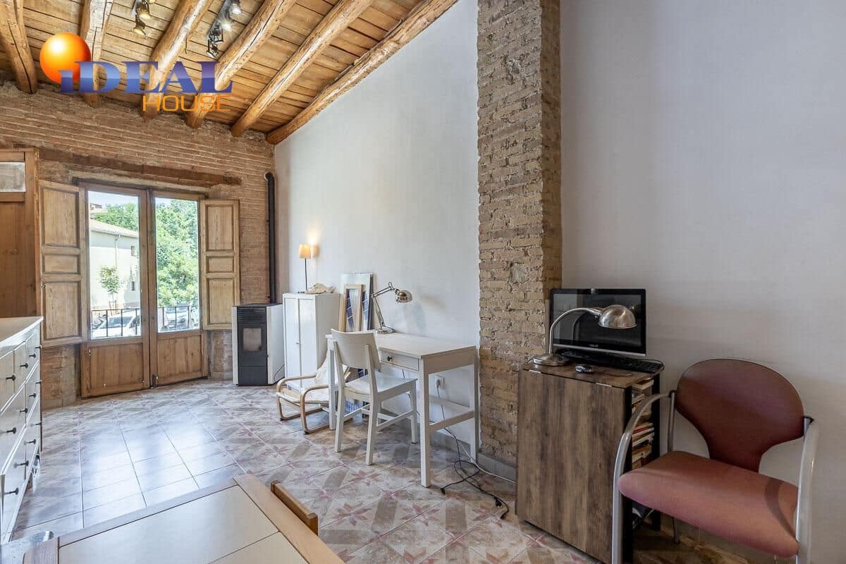 2 slaapkamer Rijtjeshuis te koop in Granada stad - € 399.000 (Ref: 9434087)