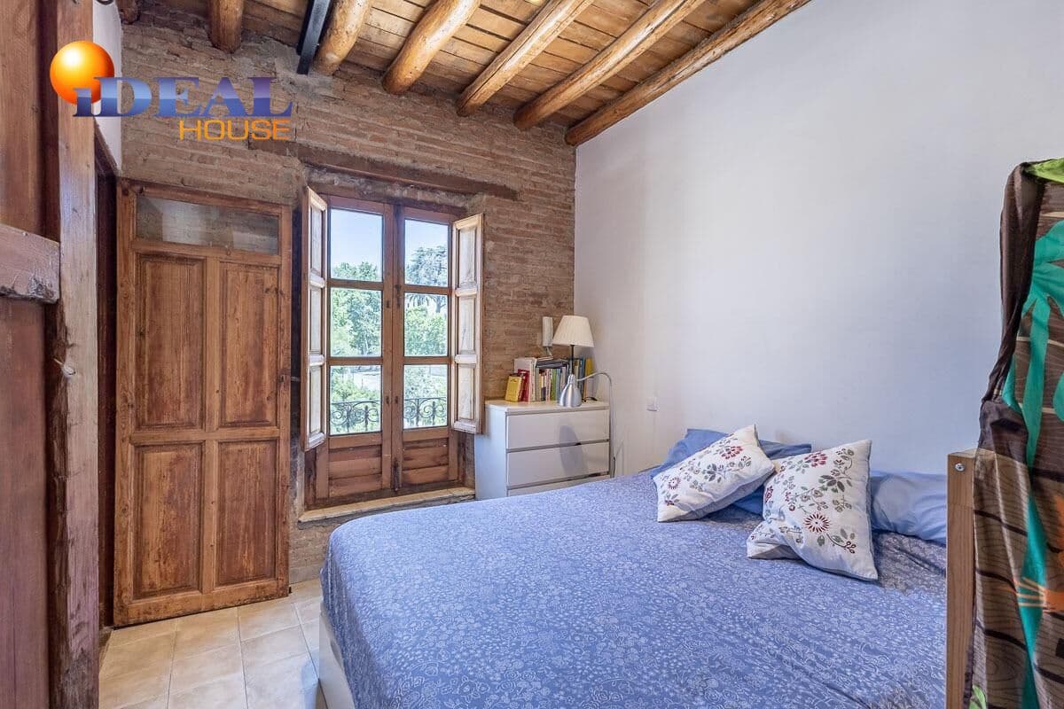 2 slaapkamer Rijtjeshuis te koop in Granada stad - € 399.000 (Ref: 9434087)