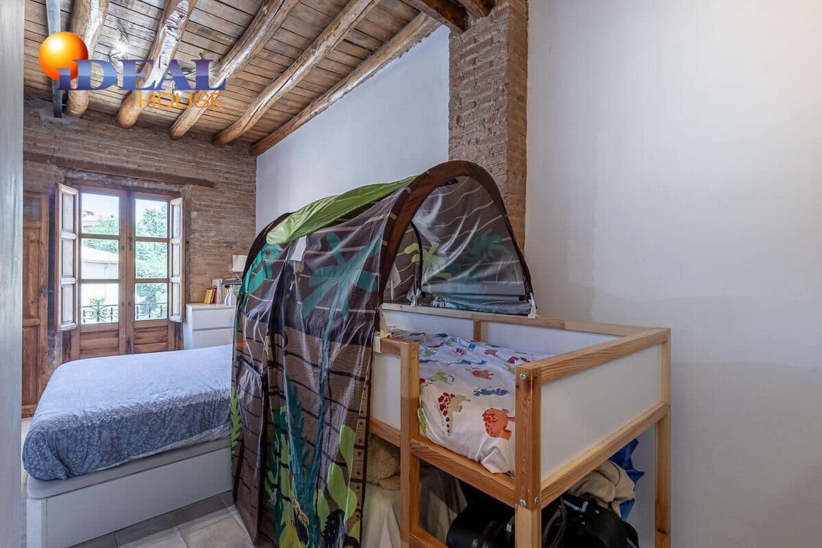 2 slaapkamer Rijtjeshuis te koop in Granada stad - € 399.000 (Ref: 9434087)