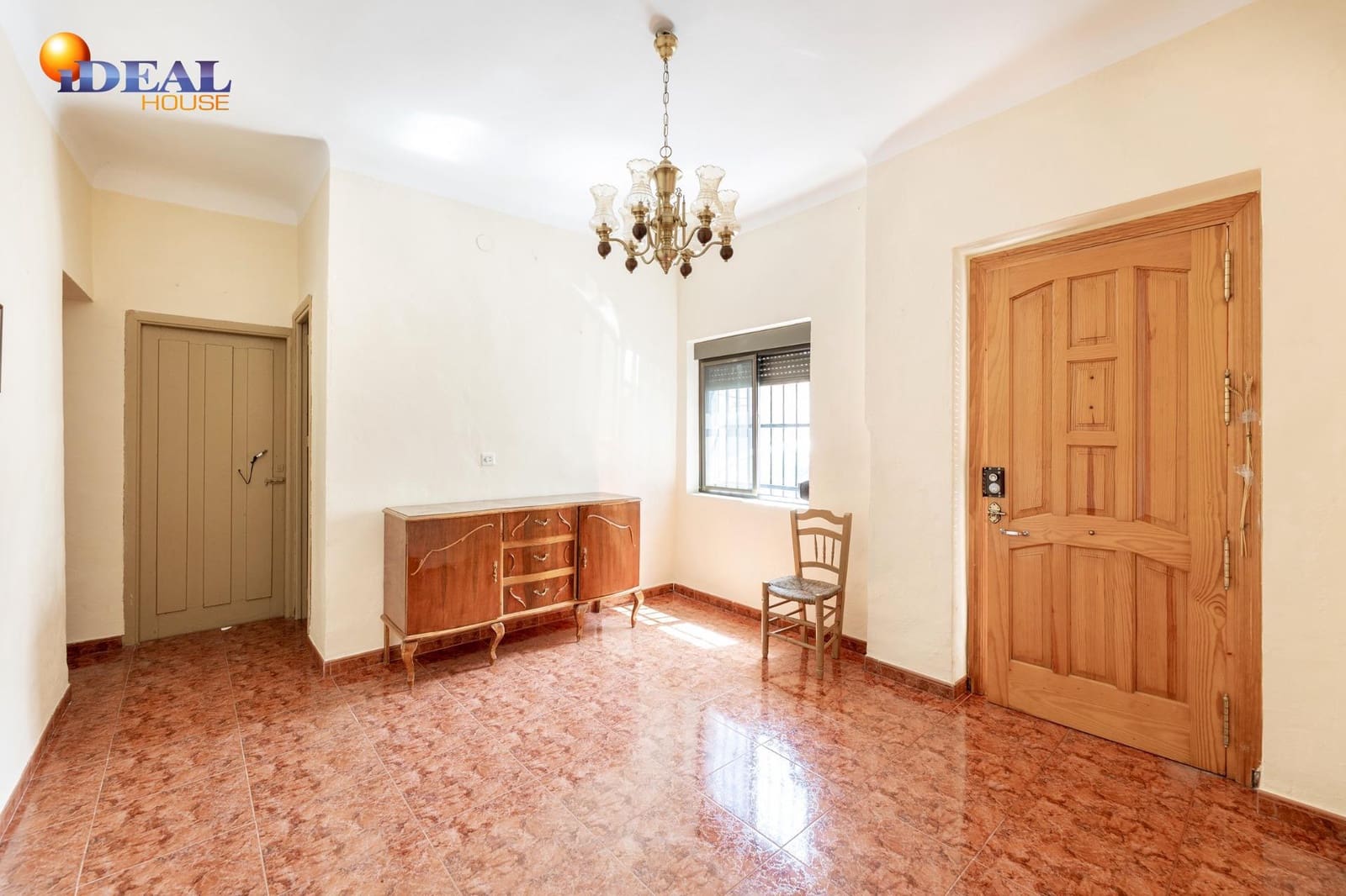 2 makuuhuone Omakotitalo myytävänä paikassa Churriana de la Vega mukana 
autotalli - 209 000 € (Ref: 9434088)