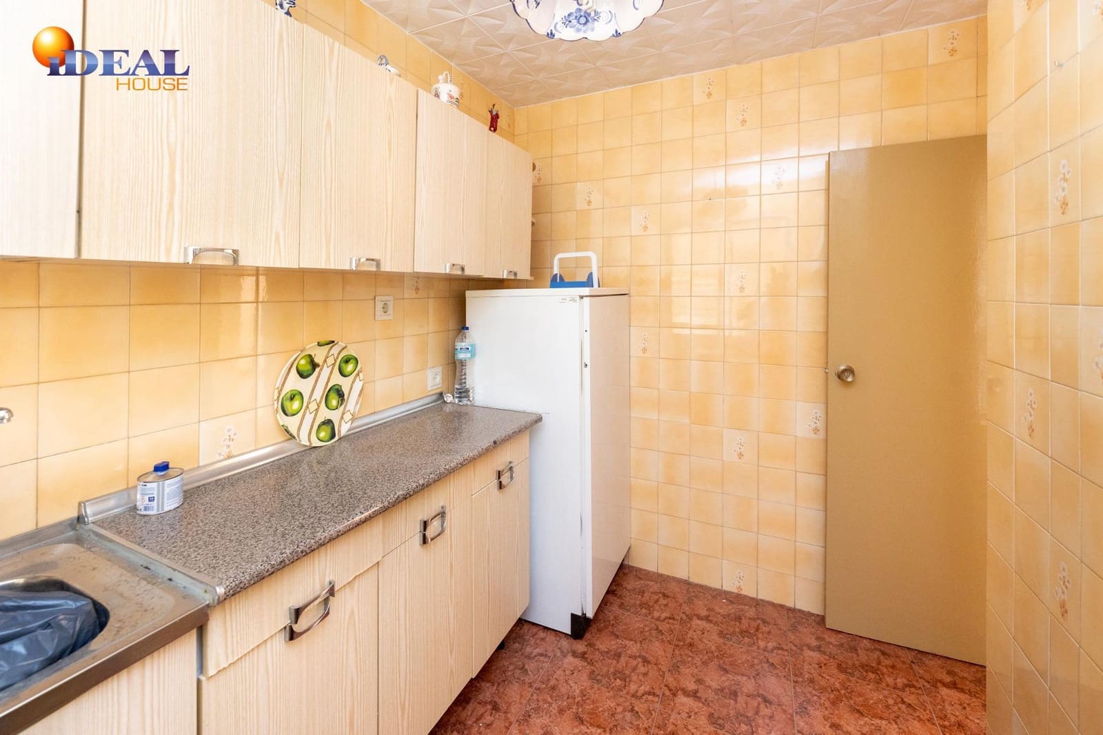 2 makuuhuone Omakotitalo myytävänä paikassa Churriana de la Vega mukana 
autotalli - 209 000 € (Ref: 9434088)