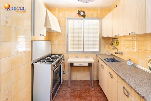 2 makuuhuone Omakotitalo myytävänä paikassa Churriana de la Vega mukana 
autotalli - 209 000 € (Ref: 9434088)