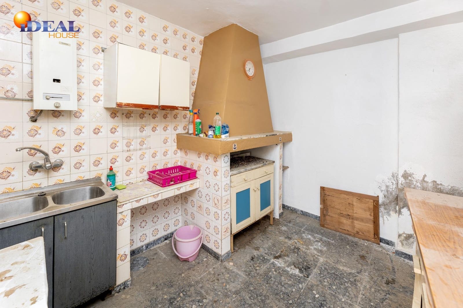 2 makuuhuone Omakotitalo myytävänä paikassa Churriana de la Vega mukana 
autotalli - 209 000 € (Ref: 9434088)