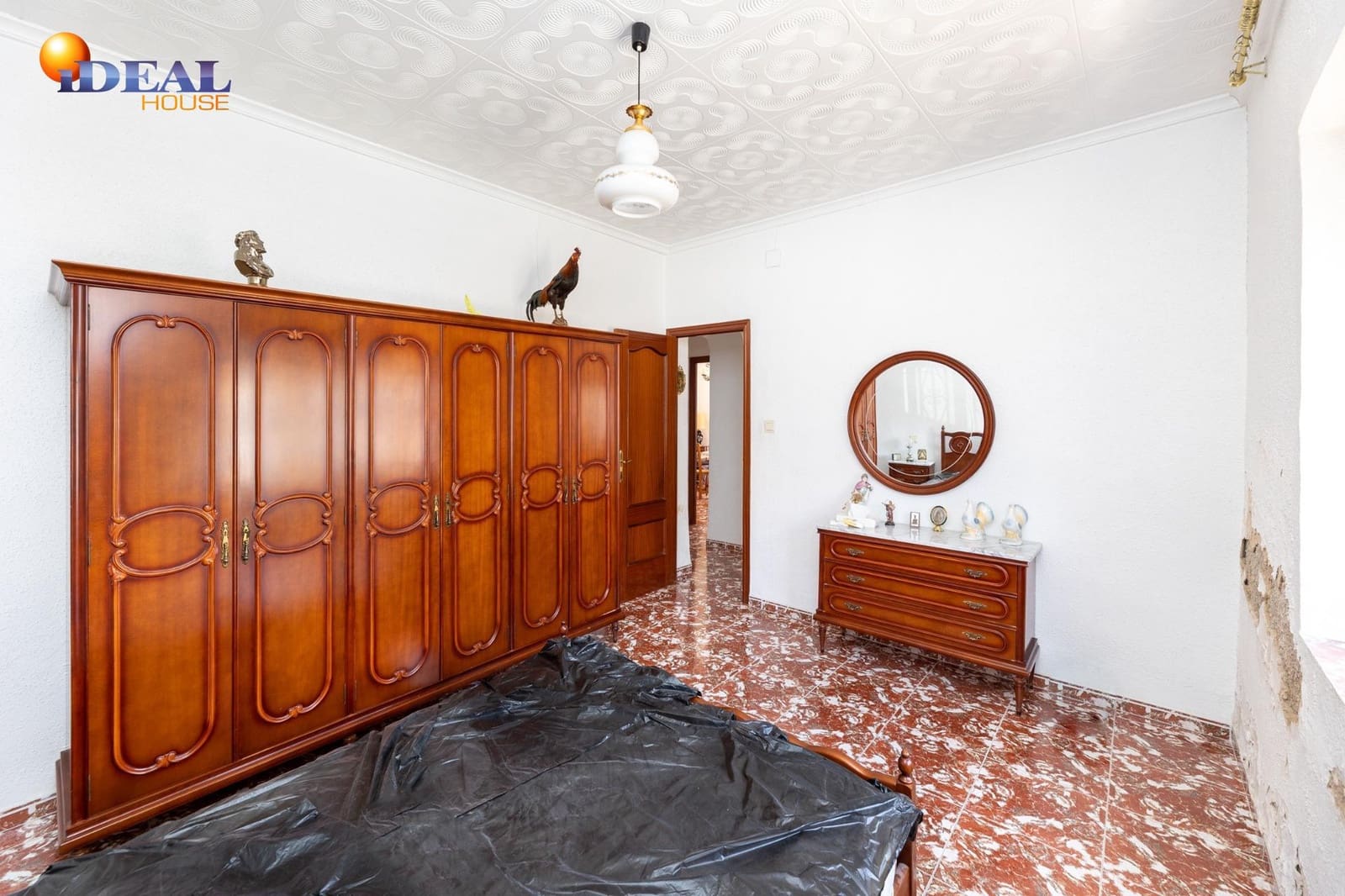 2 makuuhuone Omakotitalo myytävänä paikassa Churriana de la Vega mukana 
autotalli - 209 000 € (Ref: 9434088)