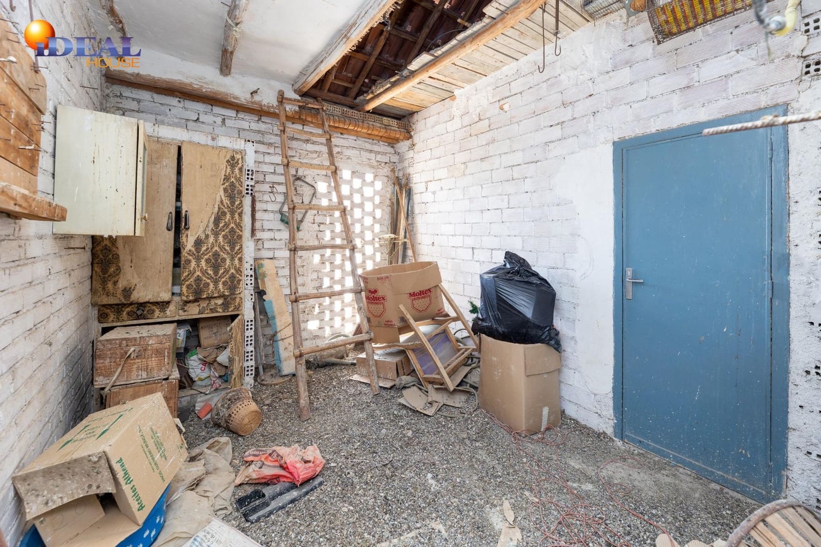 2 makuuhuone Omakotitalo myytävänä paikassa Churriana de la Vega mukana 
autotalli - 209 000 € (Ref: 9434088)