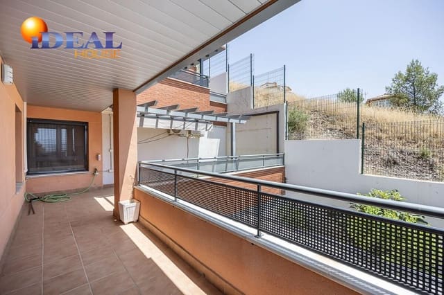 Piso de 4 habitaciones en Granada ciudad en venta con piscina - 440.000 € (Ref: 9434090)