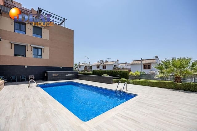 Piso de 4 habitaciones en Granada ciudad en venta con piscina - 440.000 € (Ref: 9434090)