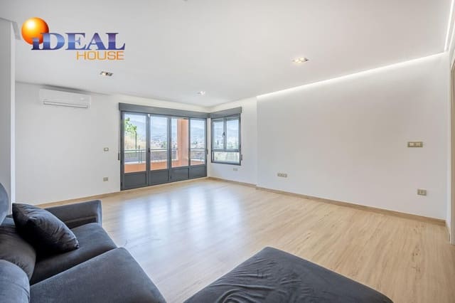 Piso de 4 habitaciones en Granada ciudad en venta con piscina - 440.000 € (Ref: 9434090)