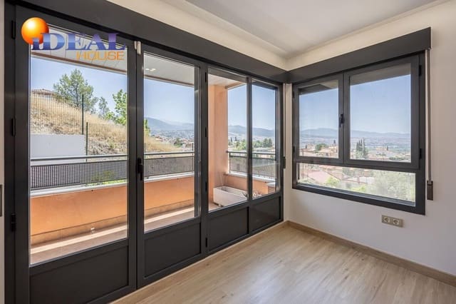 Piso de 4 habitaciones en Granada ciudad en venta con piscina - 440.000 € (Ref: 9434090)