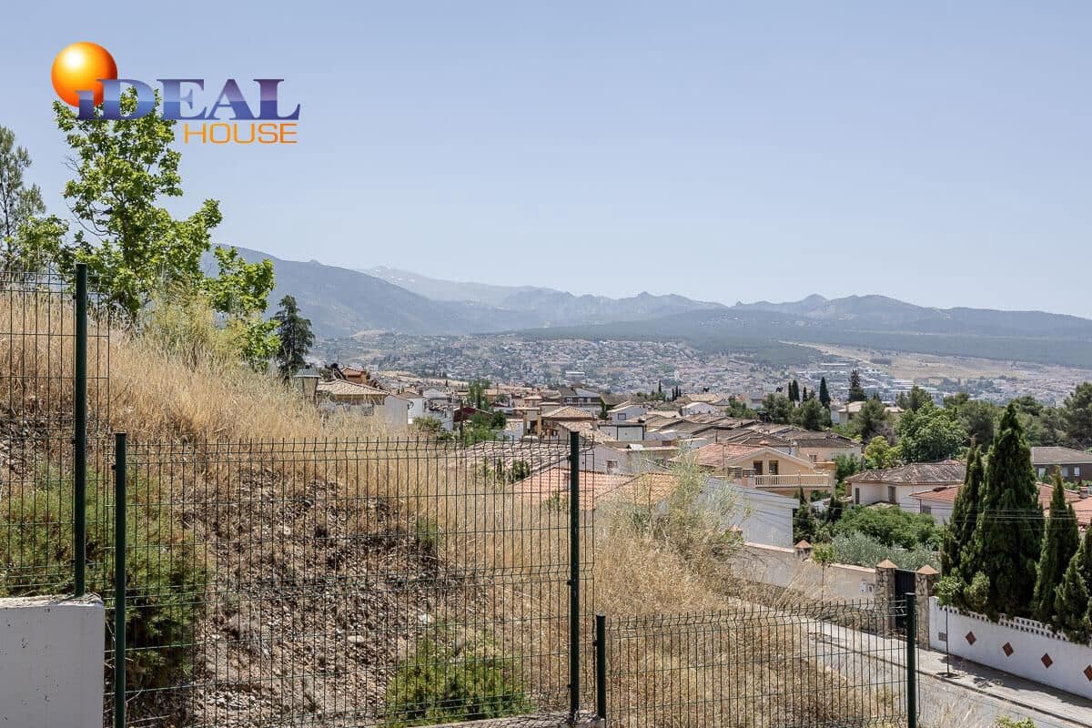 4 bedroom Flat for sale in Granada city with pool - € 440,000 (Ref: 9434090)