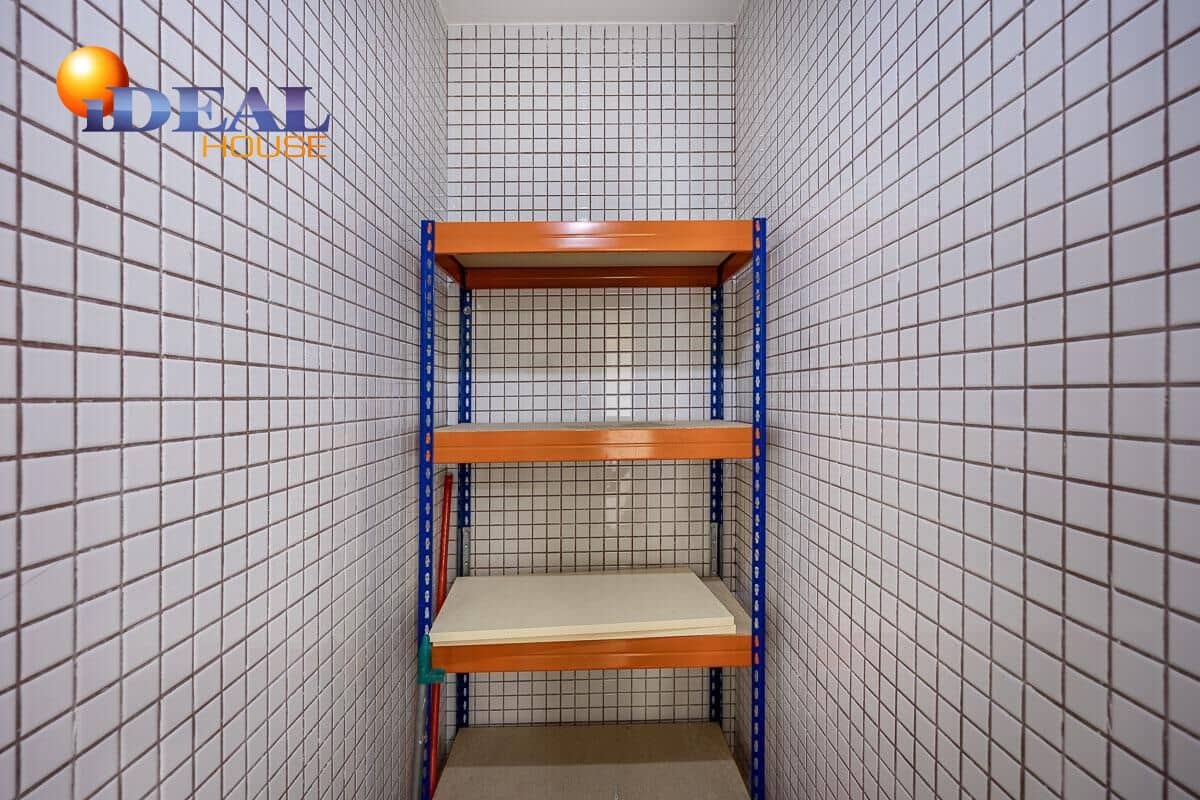 4 bedroom Flat for sale in Granada city with pool - € 440,000 (Ref: 9434090)