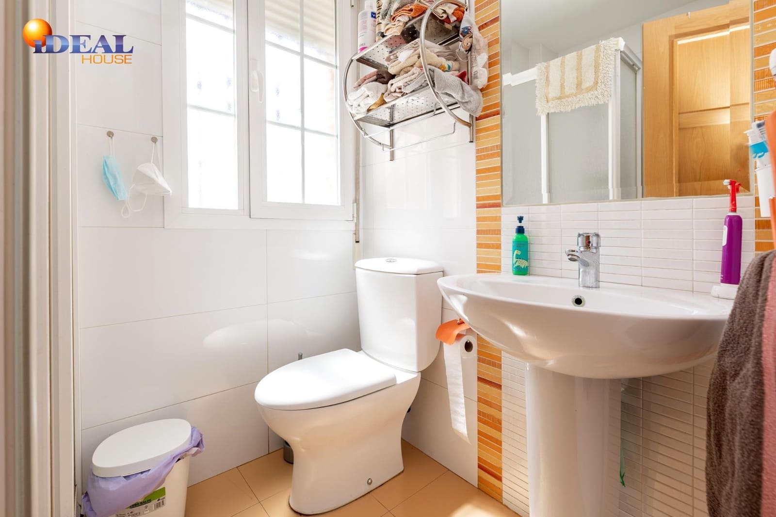 4 bedroom Villa for sale in Huetor Vega with pool garage - € 480,000 (Ref: 9434091)