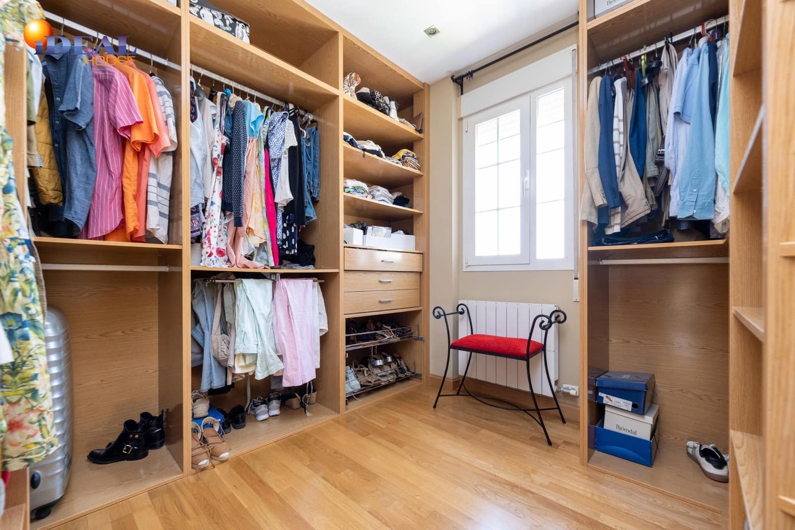 4 bedroom Villa for sale in Huetor Vega with pool garage - € 480,000 (Ref: 9434091)