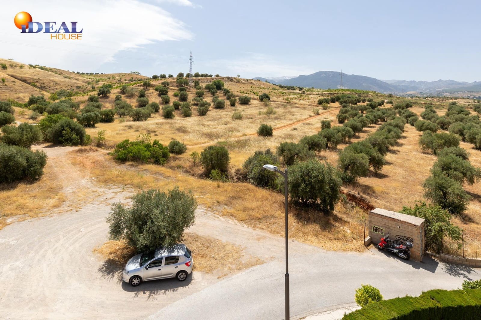 4 bedroom Villa for sale in Huetor Vega with pool garage - € 480,000 (Ref: 9434091)