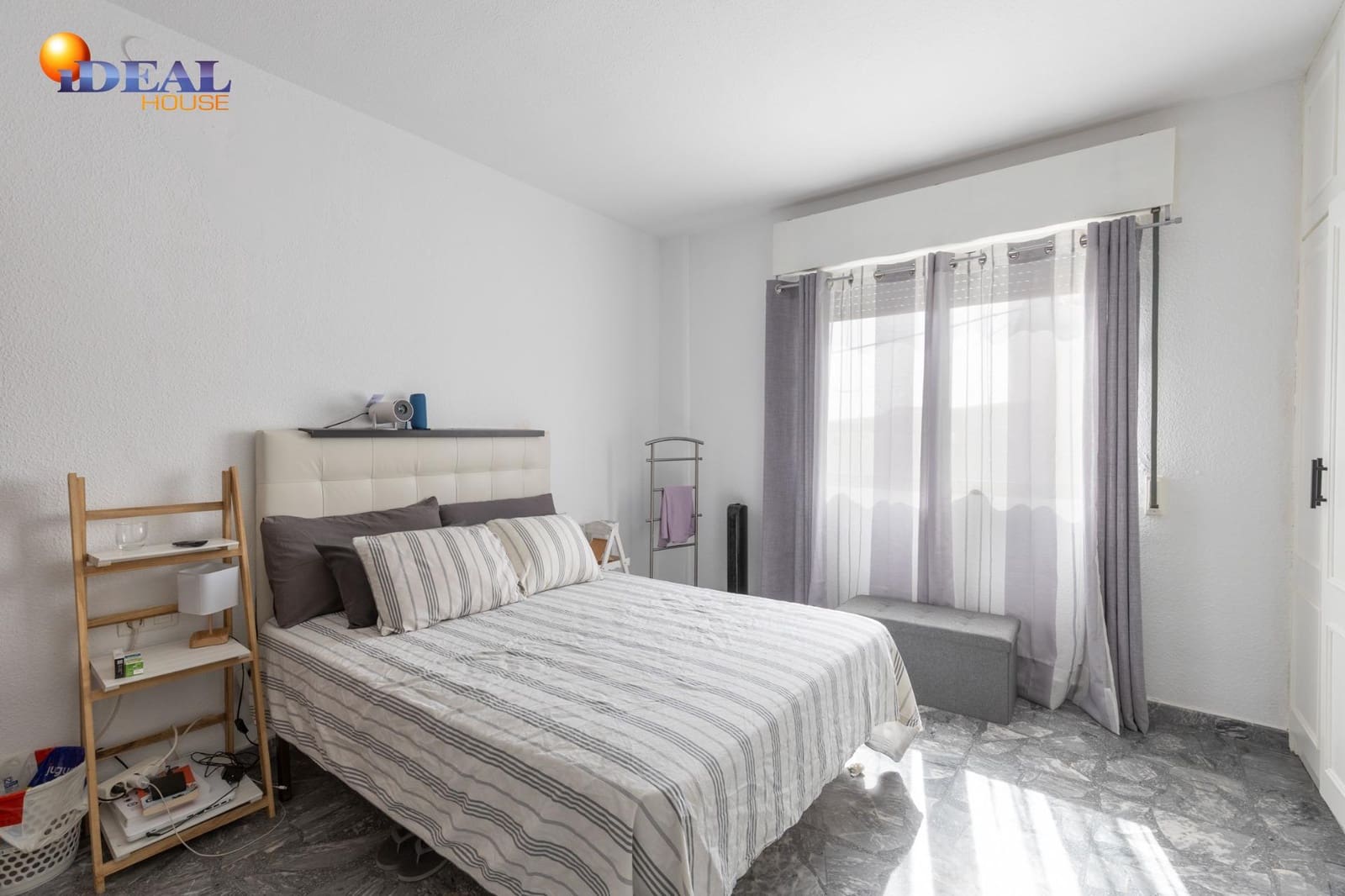 5 bedroom Townhouse for sale in Chauchina with garage - € 300,000 (Ref: 9434093)