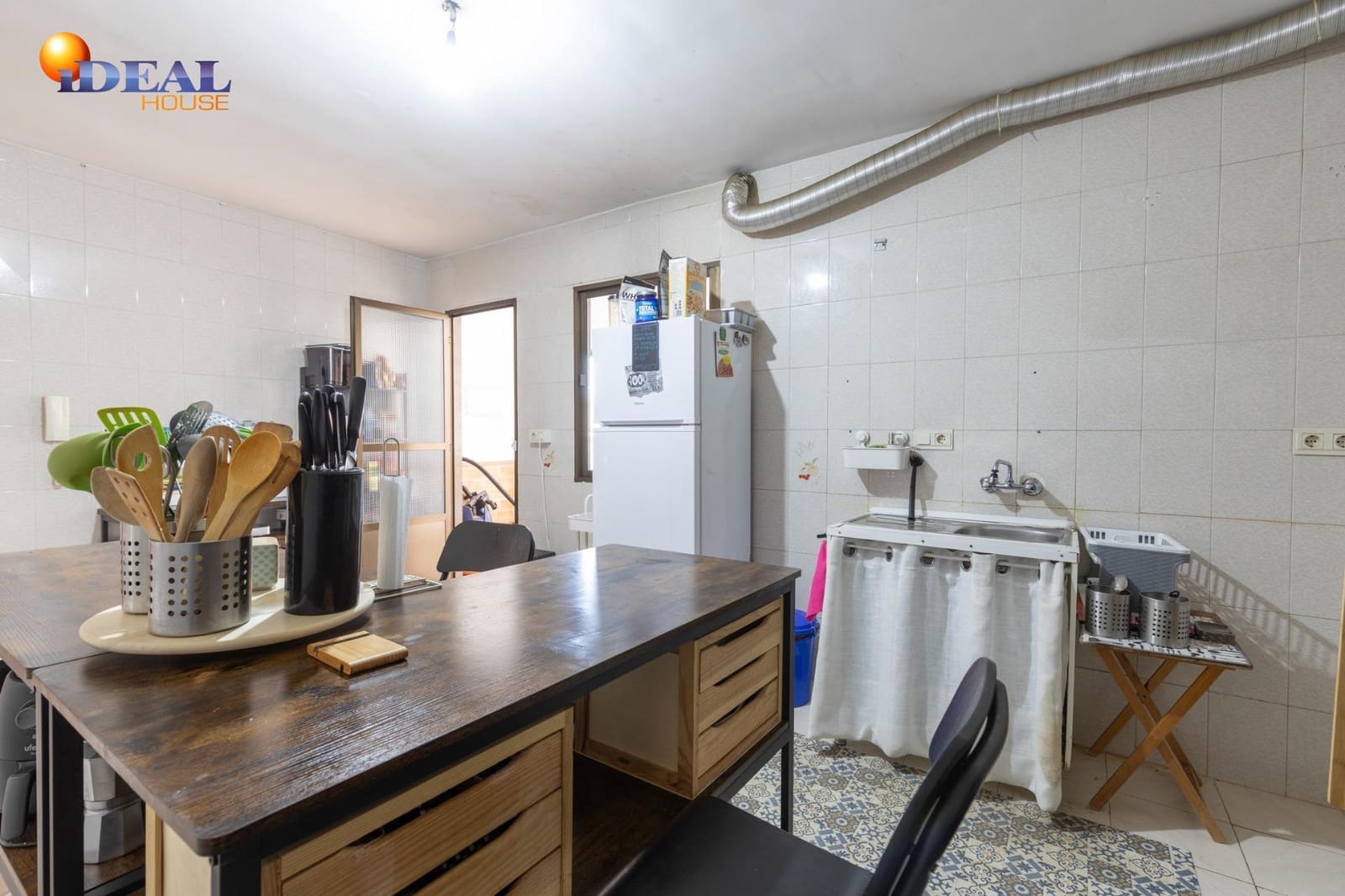 5 bedroom Townhouse for sale in Chauchina with garage - € 300,000 (Ref: 9434093)