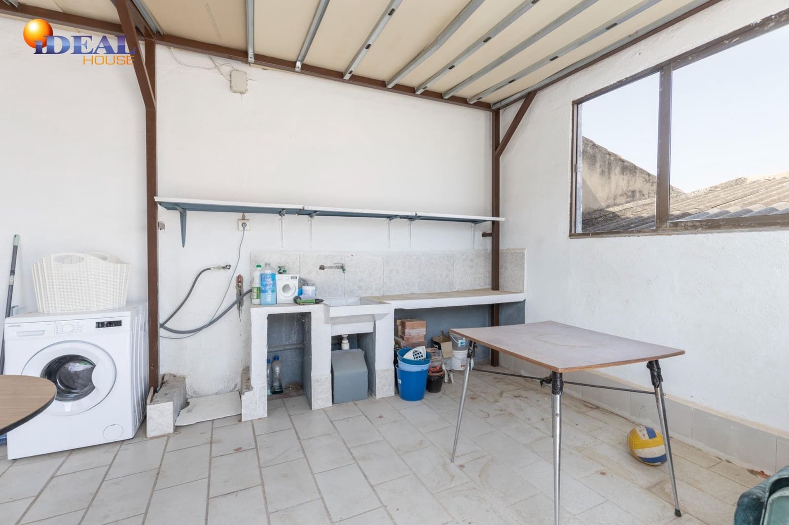 5 bedroom Townhouse for sale in Chauchina with garage - € 300,000 (Ref: 9434093)