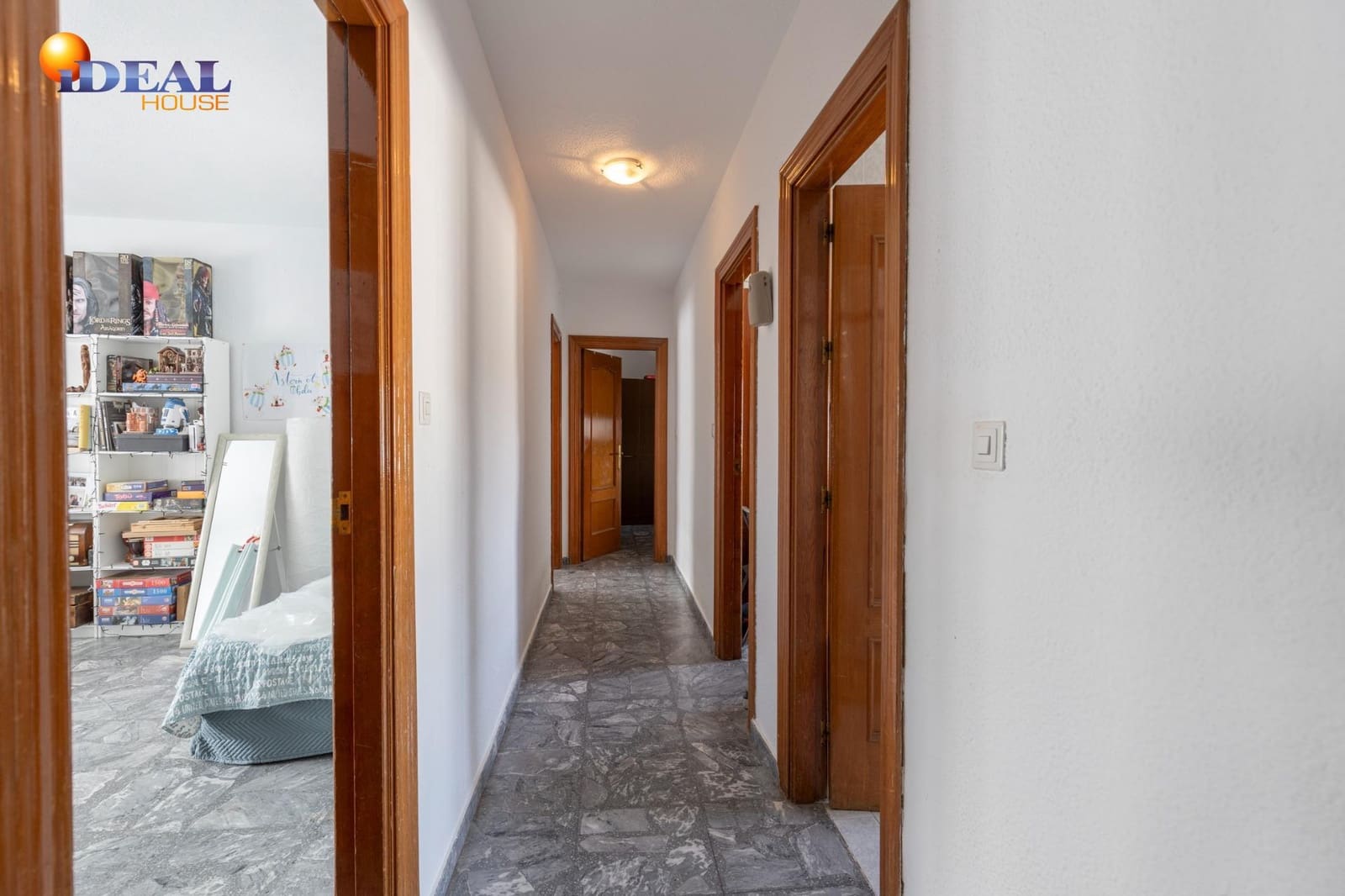 5 bedroom Townhouse for sale in Chauchina with garage - € 300,000 (Ref: 9434093)