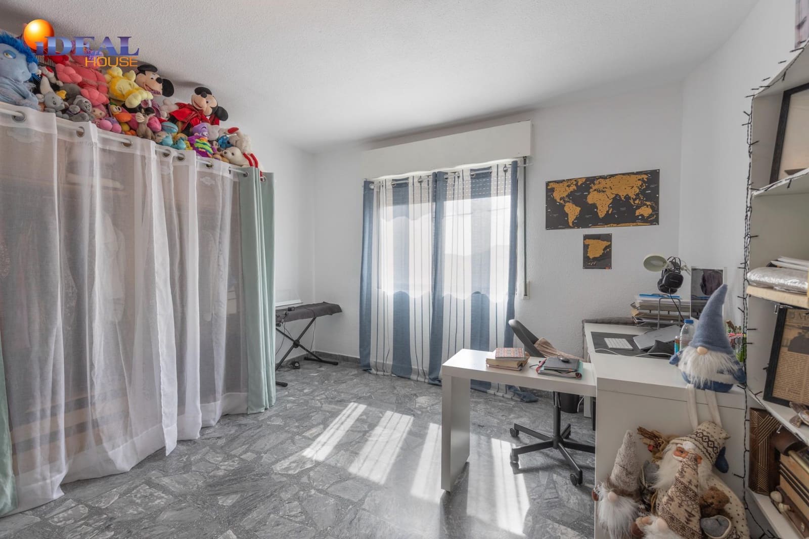 5 bedroom Townhouse for sale in Chauchina with garage - € 300,000 (Ref: 9434093)