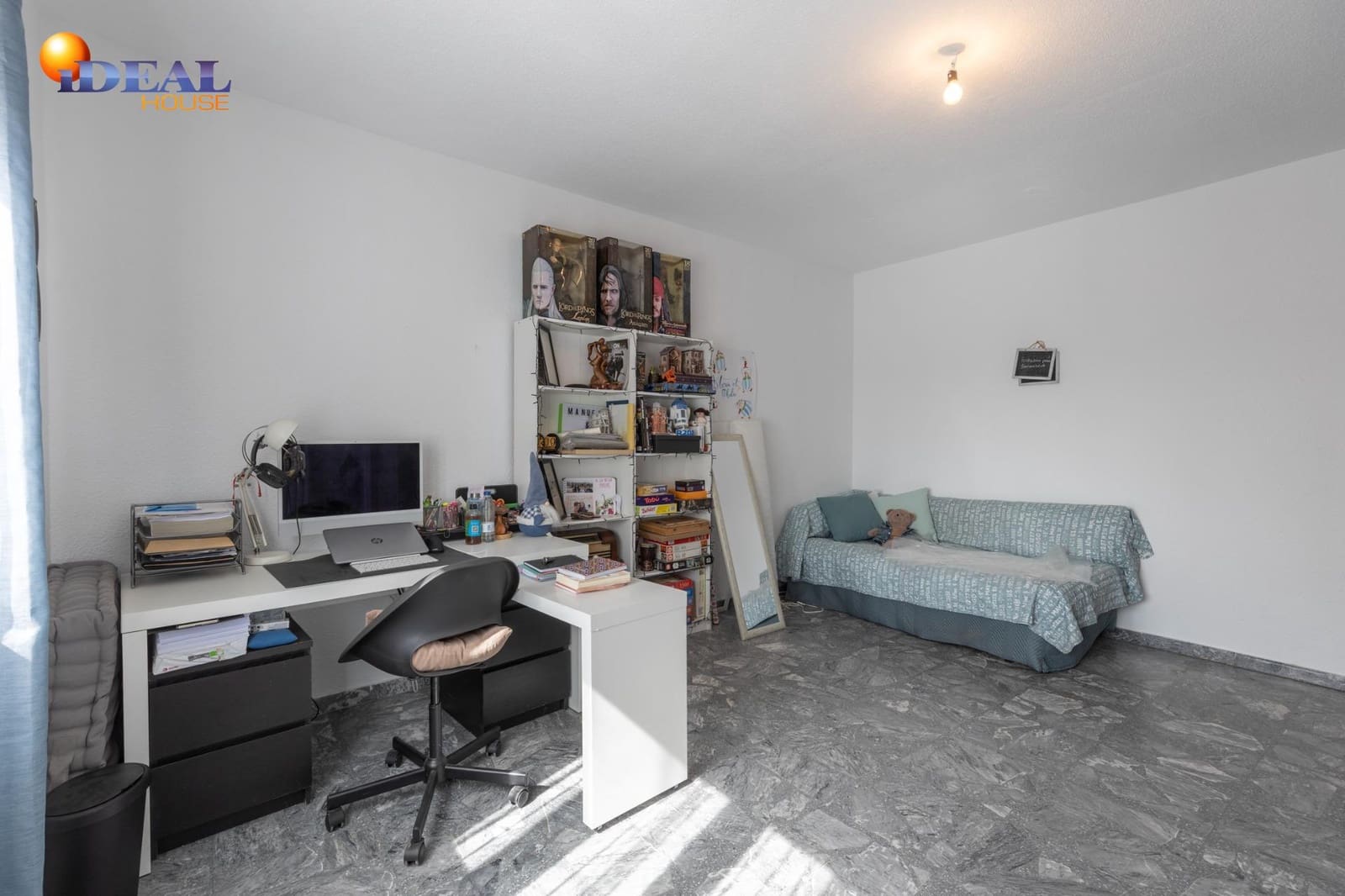 5 bedroom Townhouse for sale in Chauchina with garage - € 300,000 (Ref: 9434093)