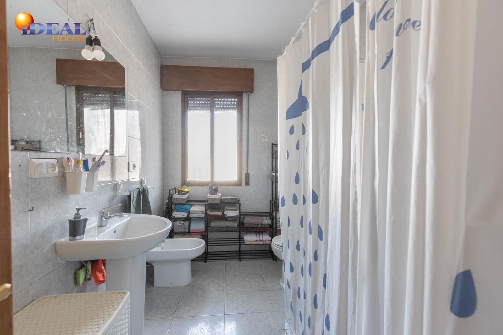 5 bedroom Townhouse for sale in Chauchina with garage - € 300,000 (Ref: 9434093)