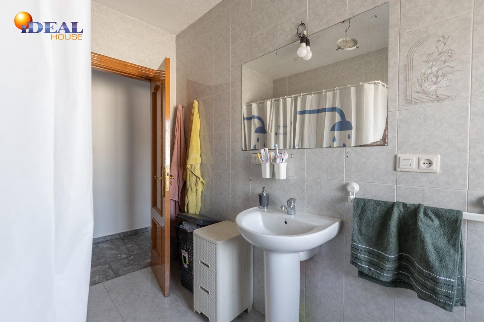 5 bedroom Townhouse for sale in Chauchina with garage - € 300,000 (Ref: 9434093)