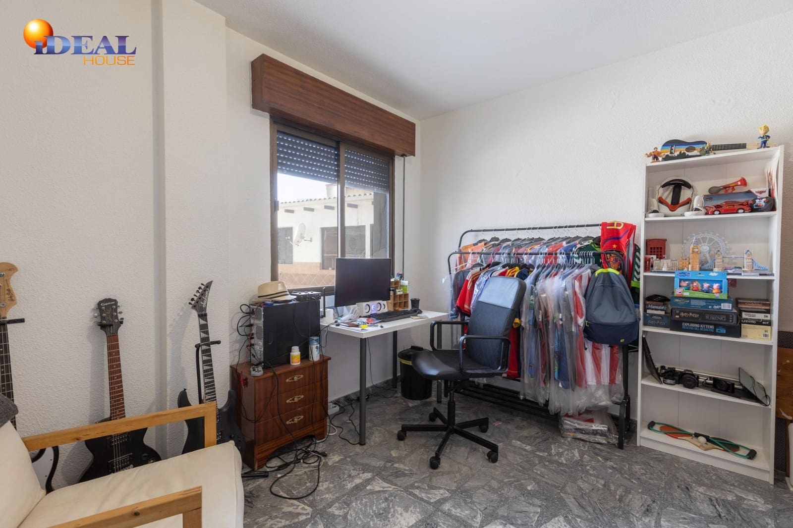 5 bedroom Townhouse for sale in Chauchina with garage - € 300,000 (Ref: 9434093)