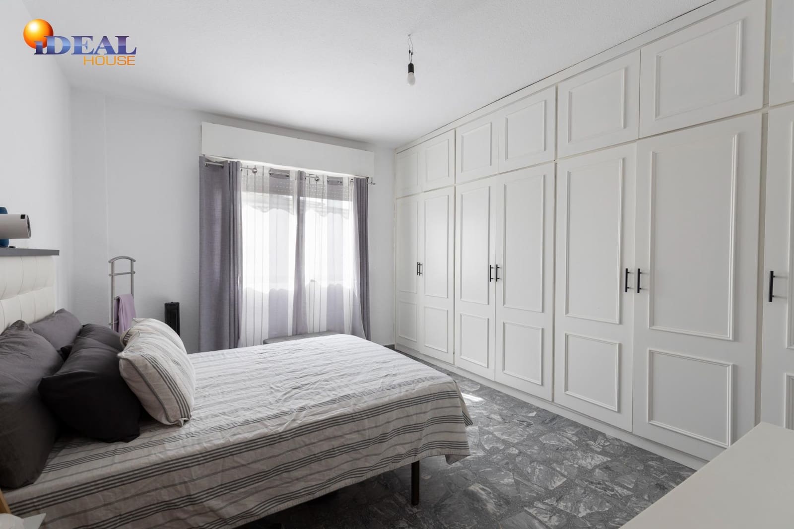 5 bedroom Townhouse for sale in Chauchina with garage - € 300,000 (Ref: 9434093)