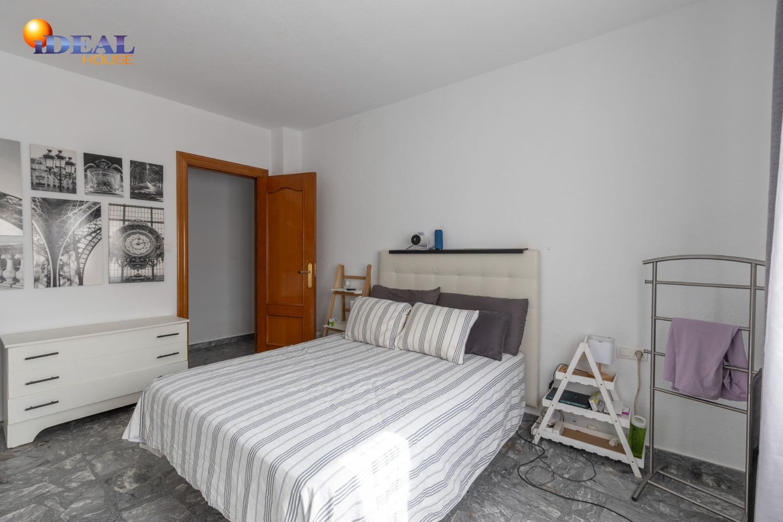 5 bedroom Townhouse for sale in Chauchina with garage - € 300,000 (Ref: 9434093)