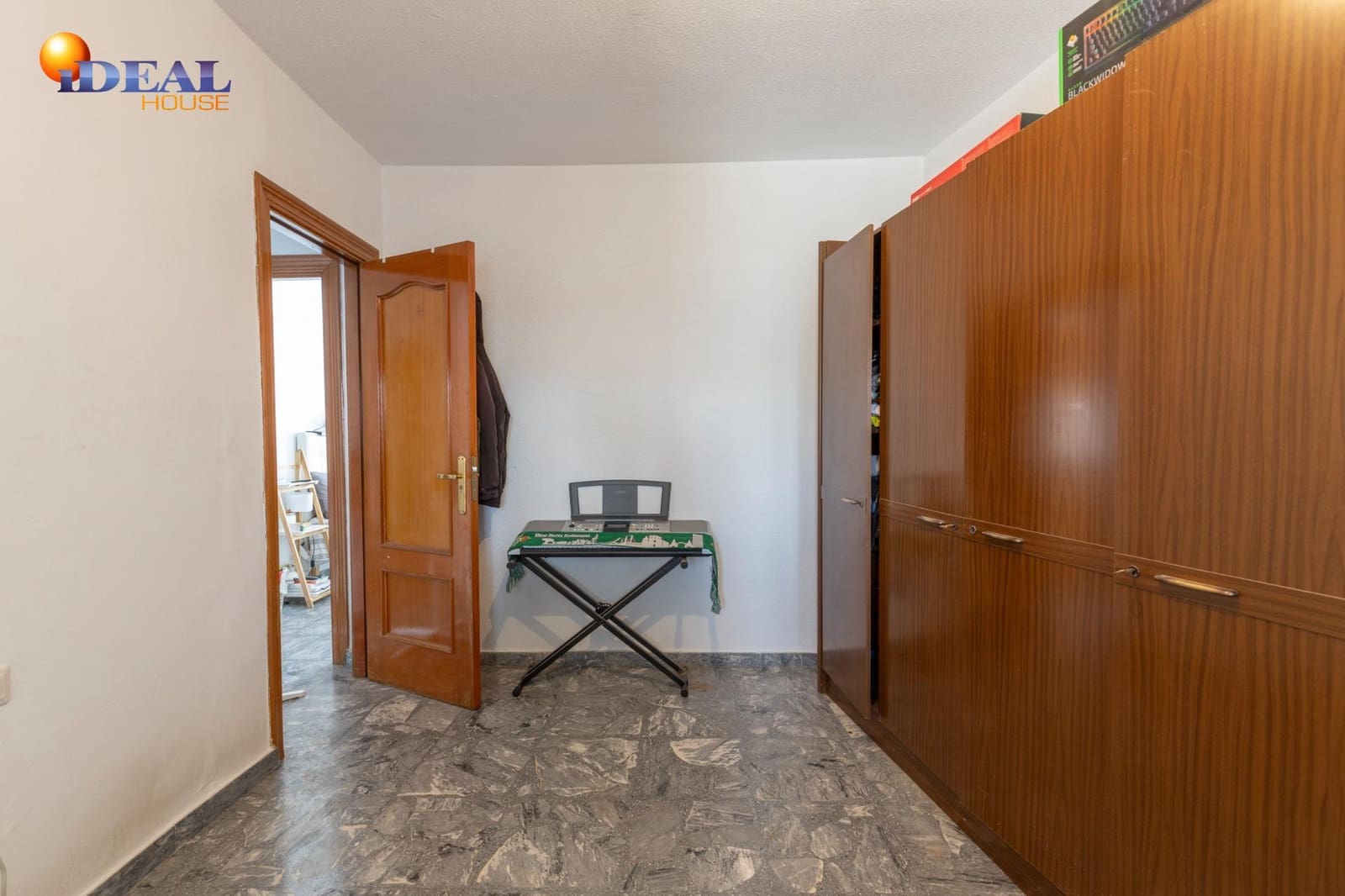 5 bedroom Townhouse for sale in Chauchina with garage - € 300,000 (Ref: 9434093)