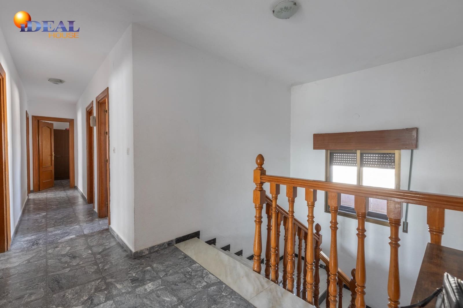 5 bedroom Townhouse for sale in Chauchina with garage - € 300,000 (Ref: 9434093)