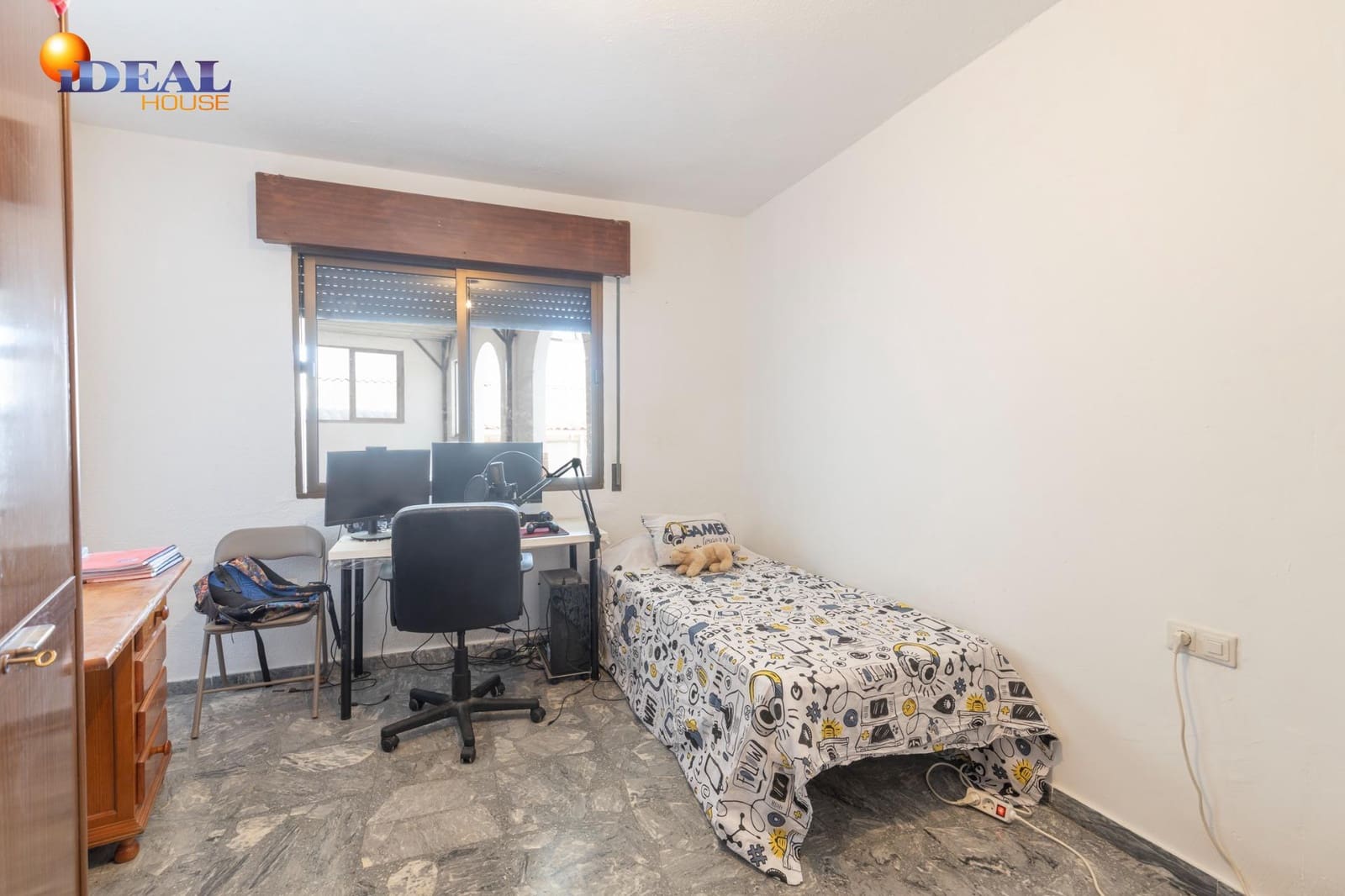 5 bedroom Townhouse for sale in Chauchina with garage - € 300,000 (Ref: 9434093)