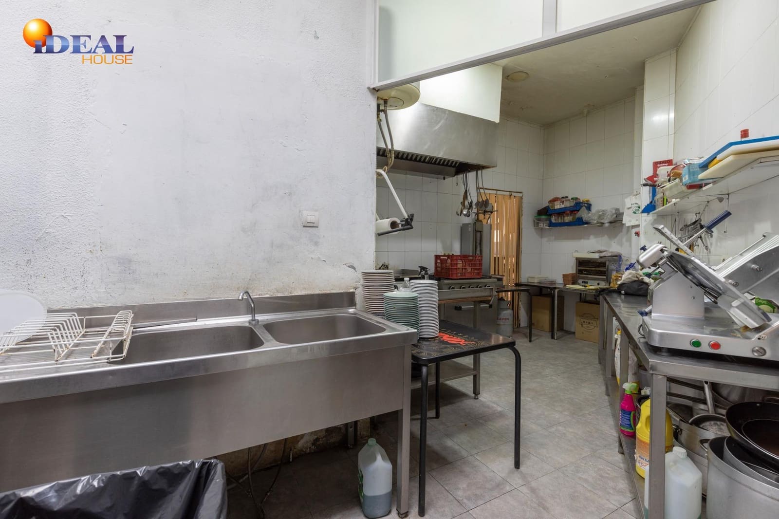 5 bedroom Townhouse for sale in Chauchina with garage - € 300,000 (Ref: 9434093)